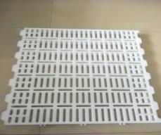 Swine plastic floor 600x700mm cross hole