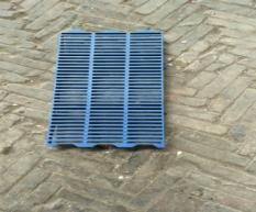 Swine plastic floor 300x700mm regular hole